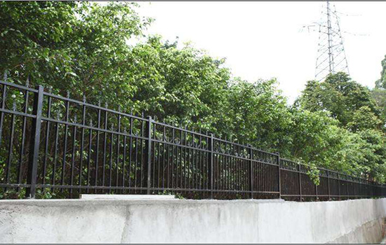 公園<a href=http://m.sweetlakecakes.com target=_blank class=infotextkey><a href=http://m.sweetlakecakes.com target=_blank class=infotextkey>圍欄</a>網(wǎng)</a>