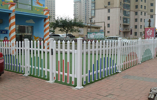 幼兒園<a href=http://m.sweetlakecakes.com target=_blank class=infotextkey>圍欄</a>