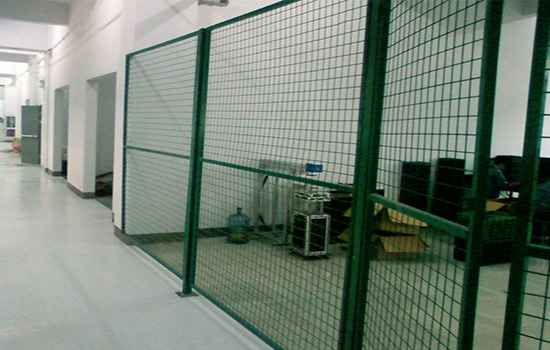 車間隔離<a href=http://m.sweetlakecakes.com target=_blank class=infotextkey>護(hù)欄網(wǎng)</a>