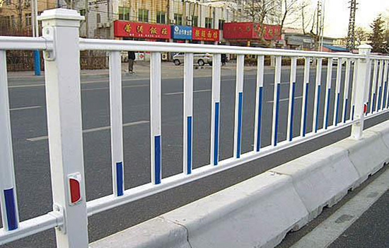 城市<a href=http://m.sweetlakecakes.com target=_blank class=infotextkey>護(hù)欄</a>