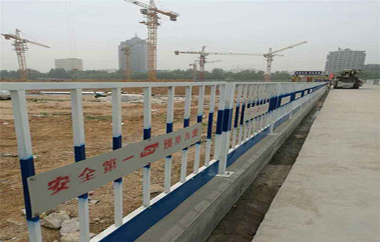 基坑防護<a href=http://m.sweetlakecakes.com target=_blank class=infotextkey>護欄</a>