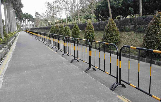 移動鐵馬<a href=http://m.sweetlakecakes.com target=_blank class=infotextkey>護(hù)欄</a>