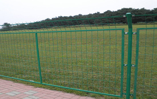 浸塑<a href=http://m.sweetlakecakes.com target=_blank class=infotextkey>護(hù)欄網(wǎng)</a>