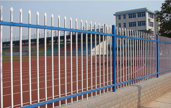圍墻<a href=http://m.sweetlakecakes.com target=_blank class=infotextkey>護欄</a>廠家