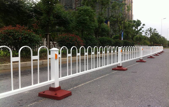 交通設(shè)施<a href=http://m.sweetlakecakes.com target=_blank class=infotextkey>護欄</a>